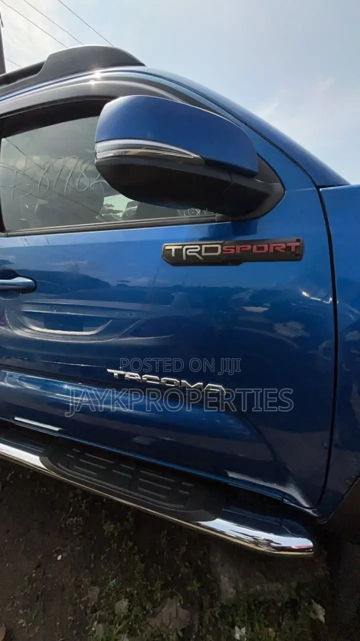 Toyota Tacoma 2017 Blue
