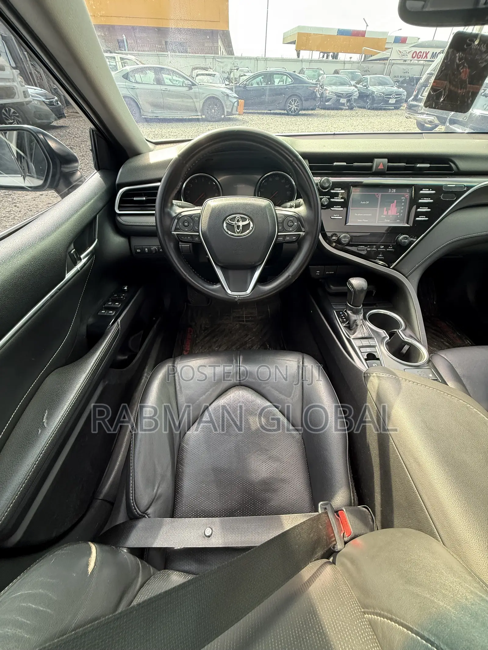 Toyota Camry XSE FWD (2.5L 4cyl 8AM) 2018 White