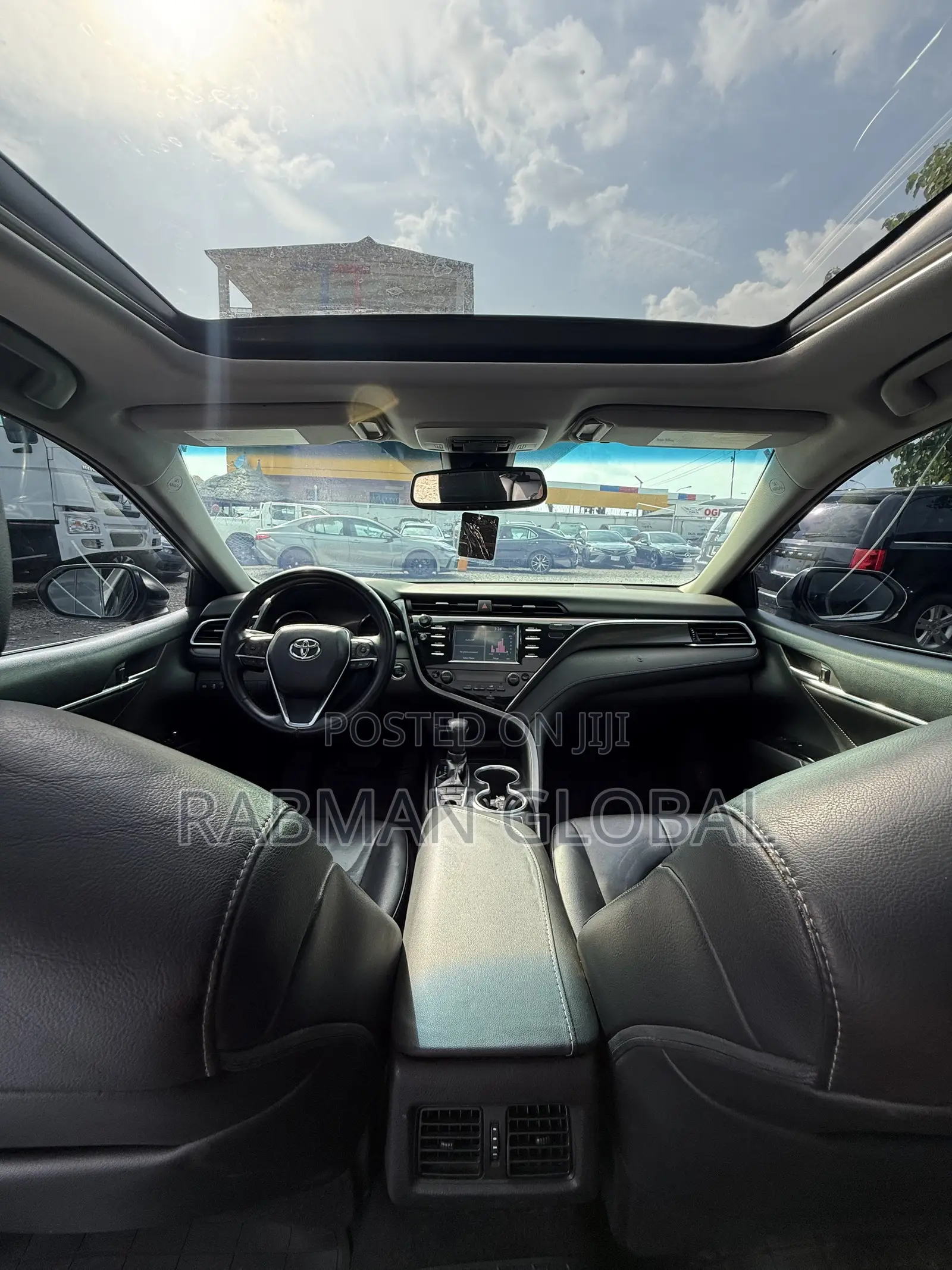Toyota Camry XSE FWD (2.5L 4cyl 8AM) 2018 White