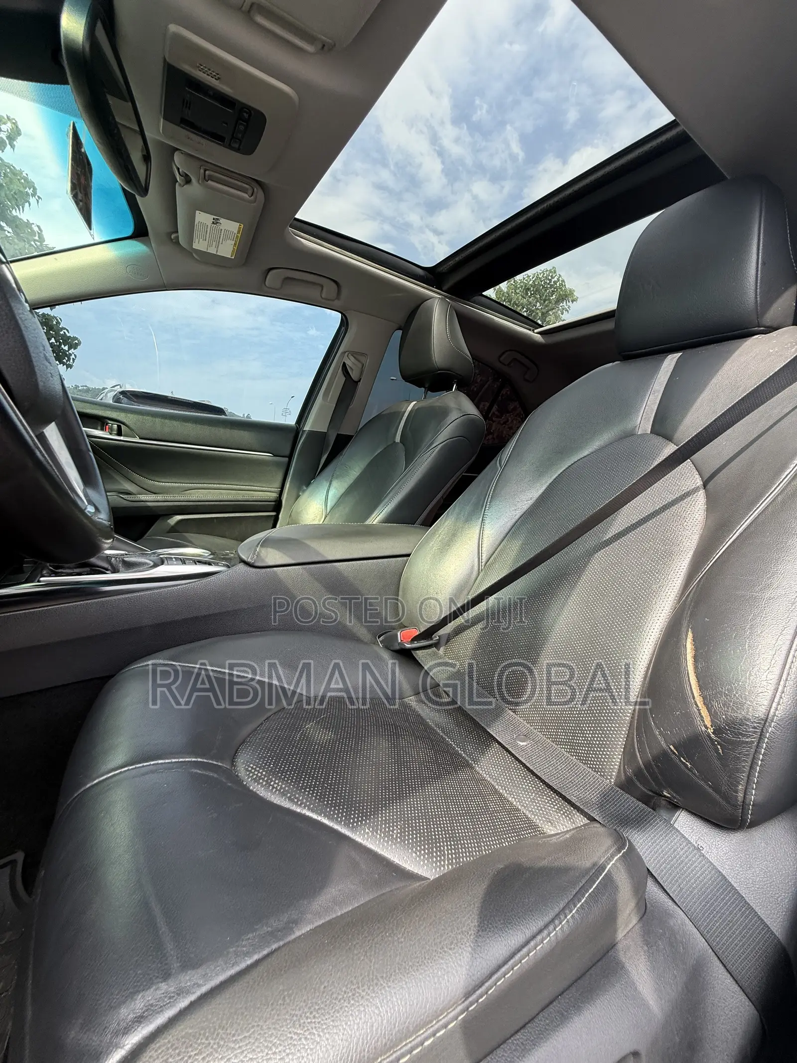Toyota Camry XSE FWD (2.5L 4cyl 8AM) 2018 White