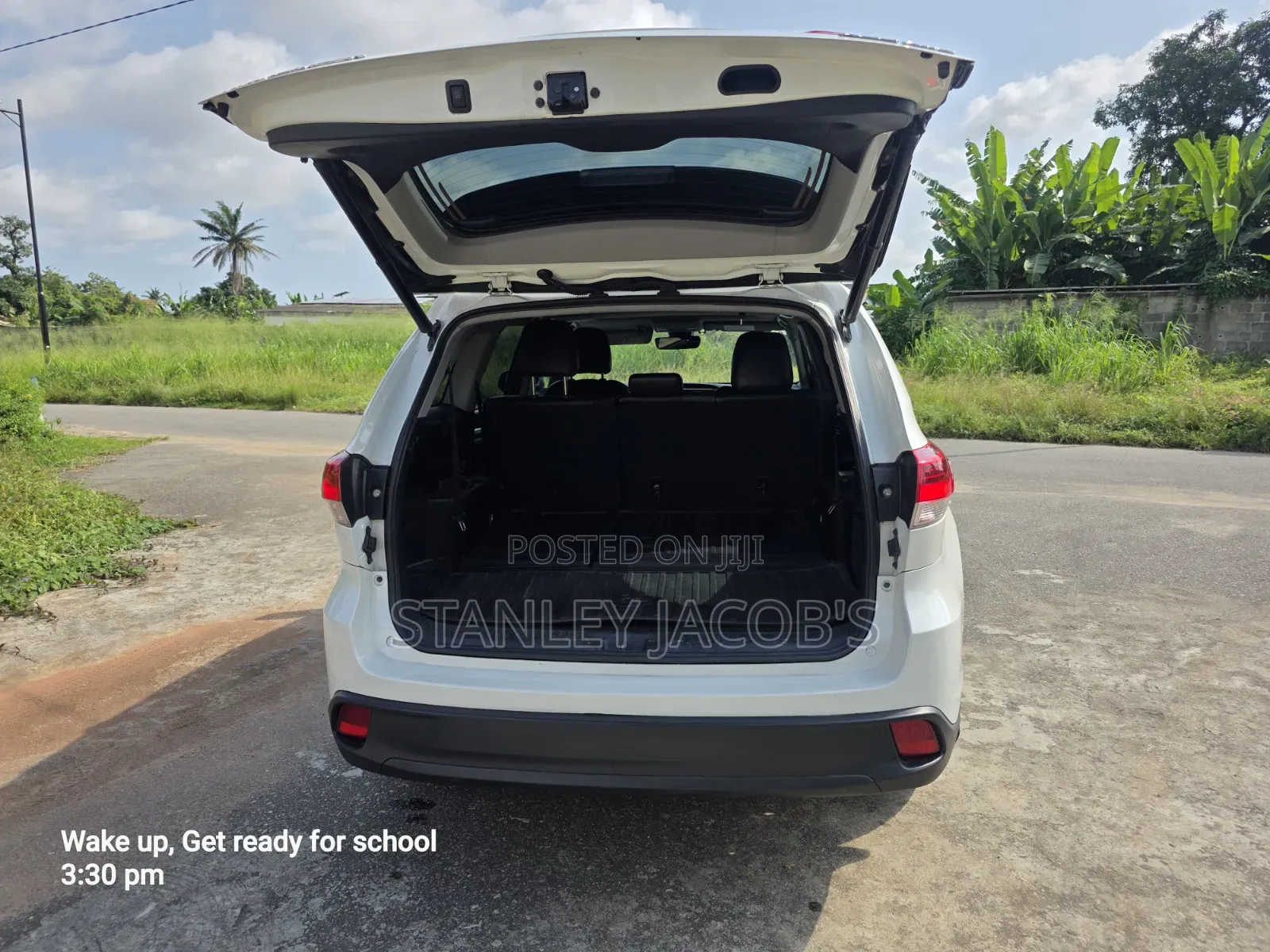Toyota Highlander XLE 4x4 V6 (3.5L 6cyl 8A) 2018 Off white