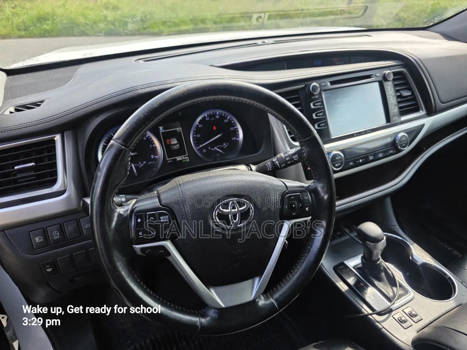 Toyota Highlander XLE 4x4 V6 (3.5L 6cyl 8A) 2018 Off white