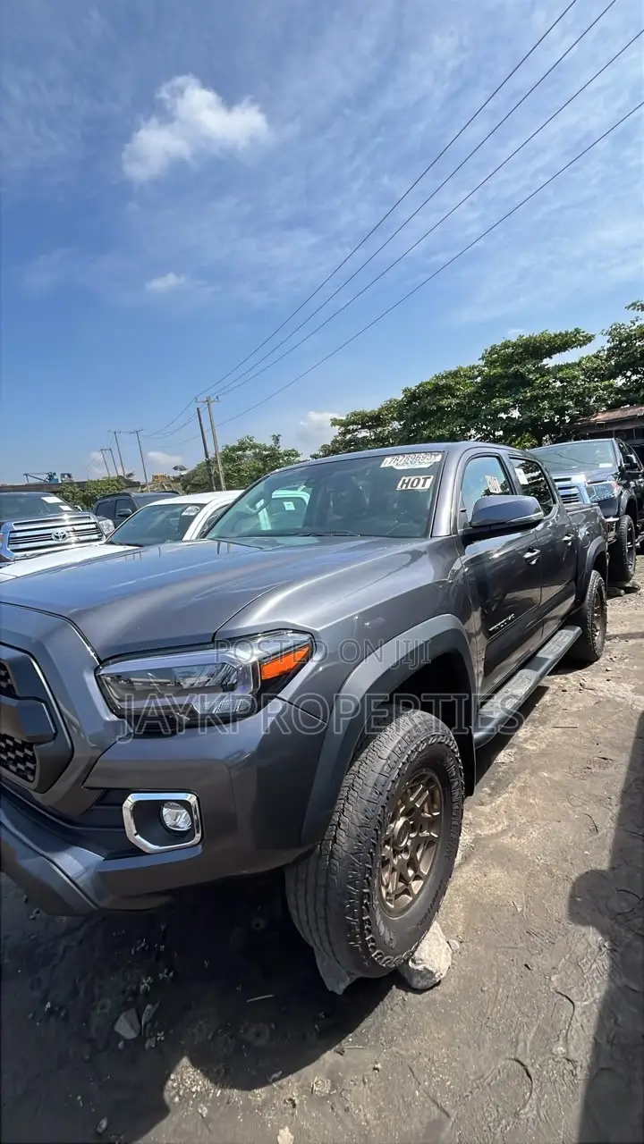 Toyota Tacoma 2023 Gray