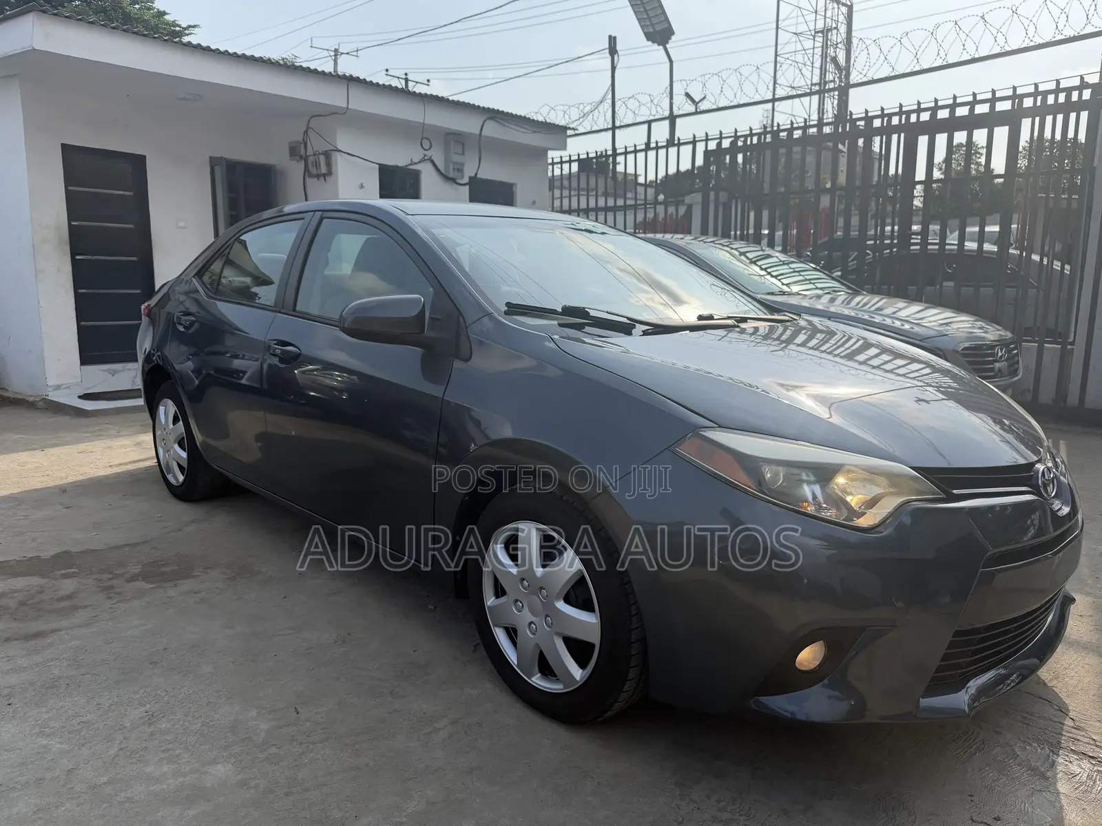 Toyota Corolla LE Plus 4dr Sedan (1.8L 4cyl CVT) 2015 Gray