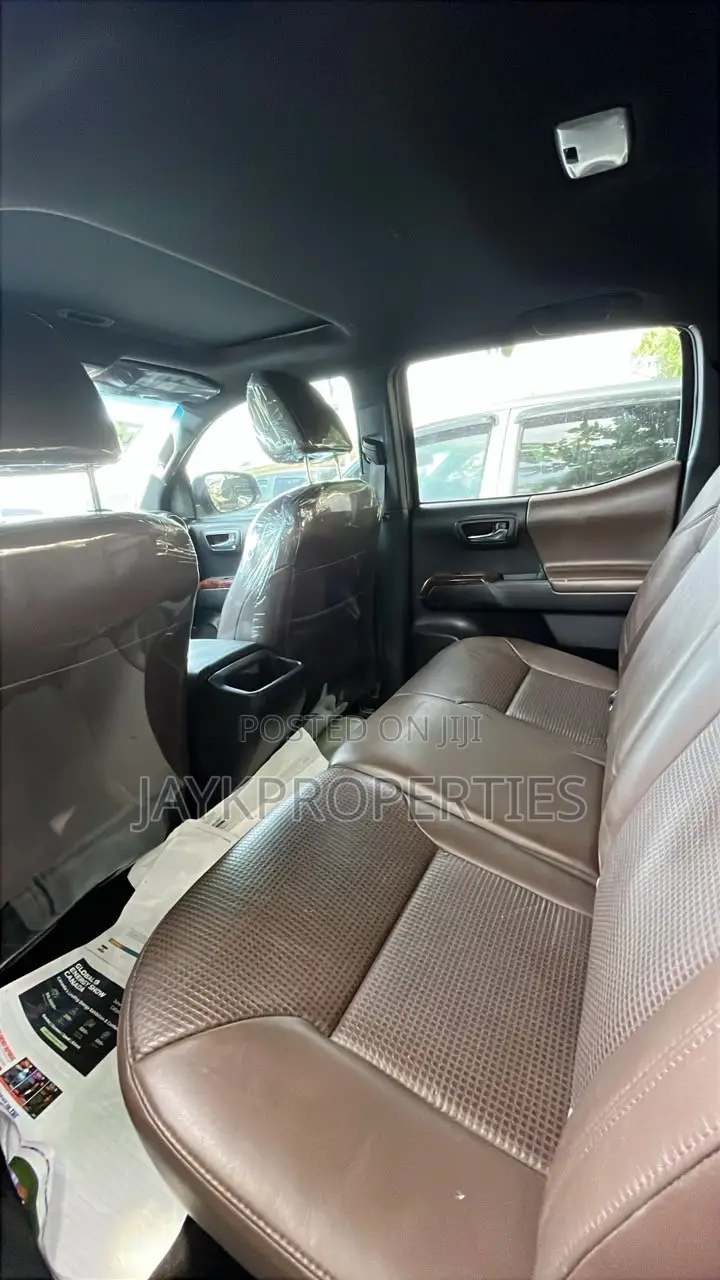 Toyota Tacoma 2018 Gray