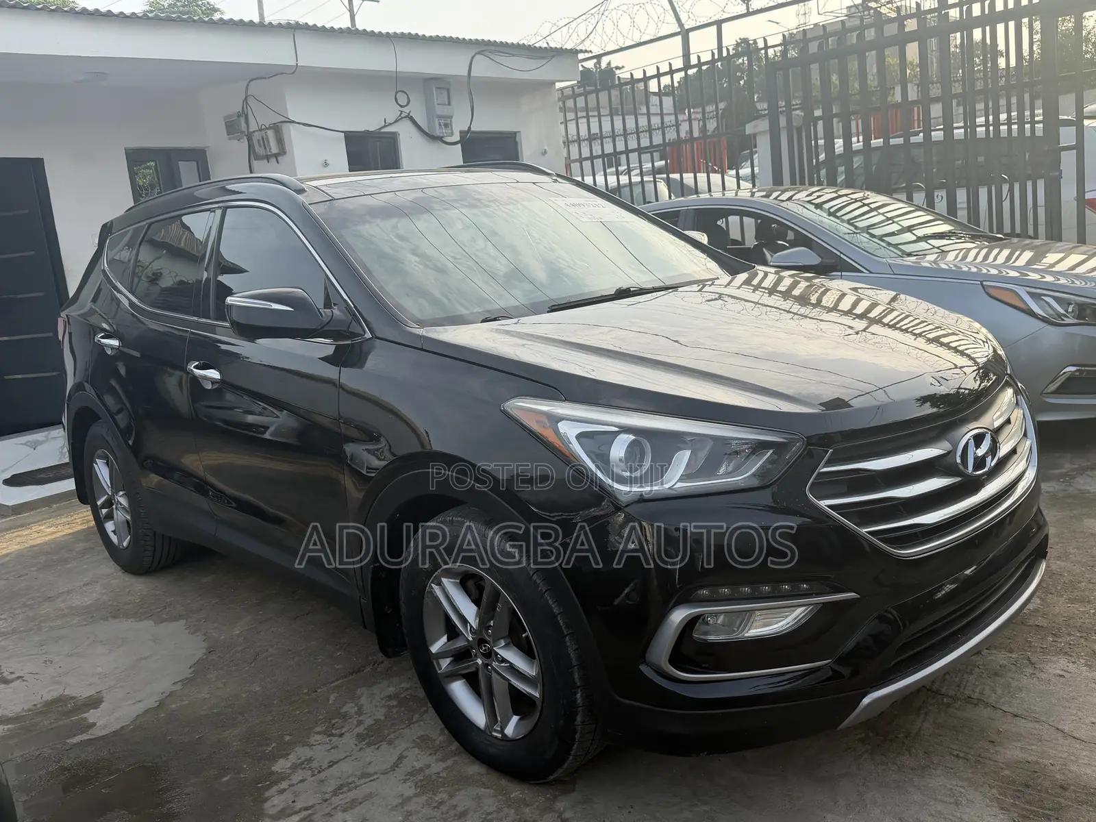 Hyundai Santa Fe SE FWD 2017 Black
