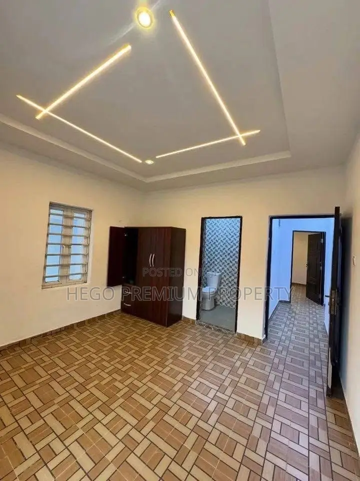 2bdrm Apartment in Sars Estate, Obio-Akpor for sale