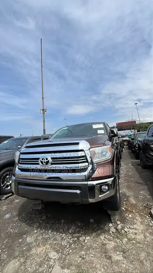 Toyota Tundra 2018 Brown