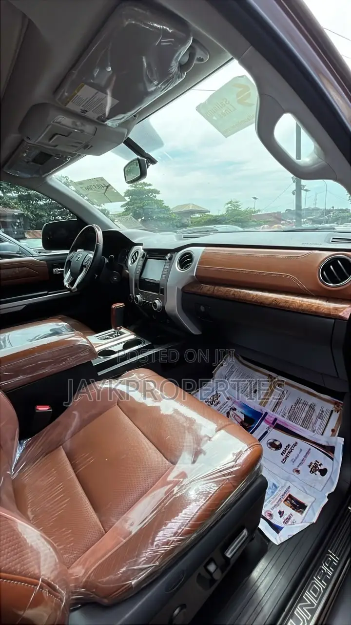 Toyota Tundra 2018 Brown