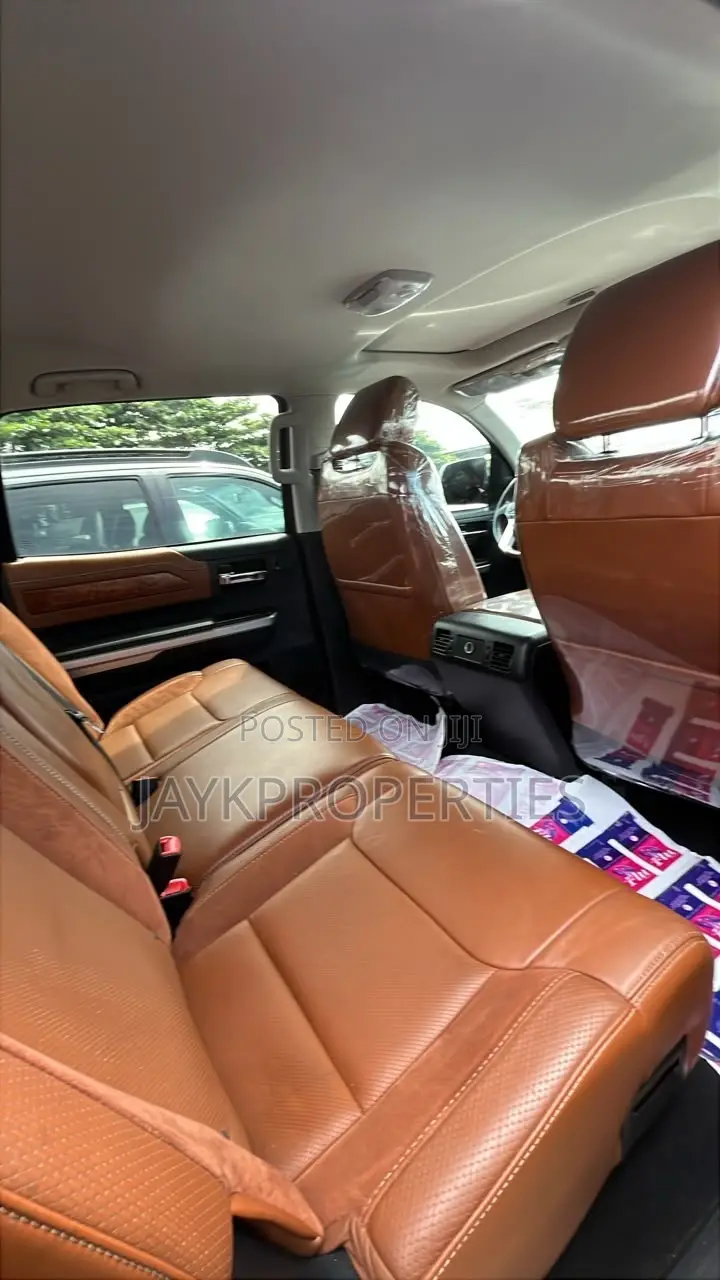 Toyota Tundra 2018 Brown