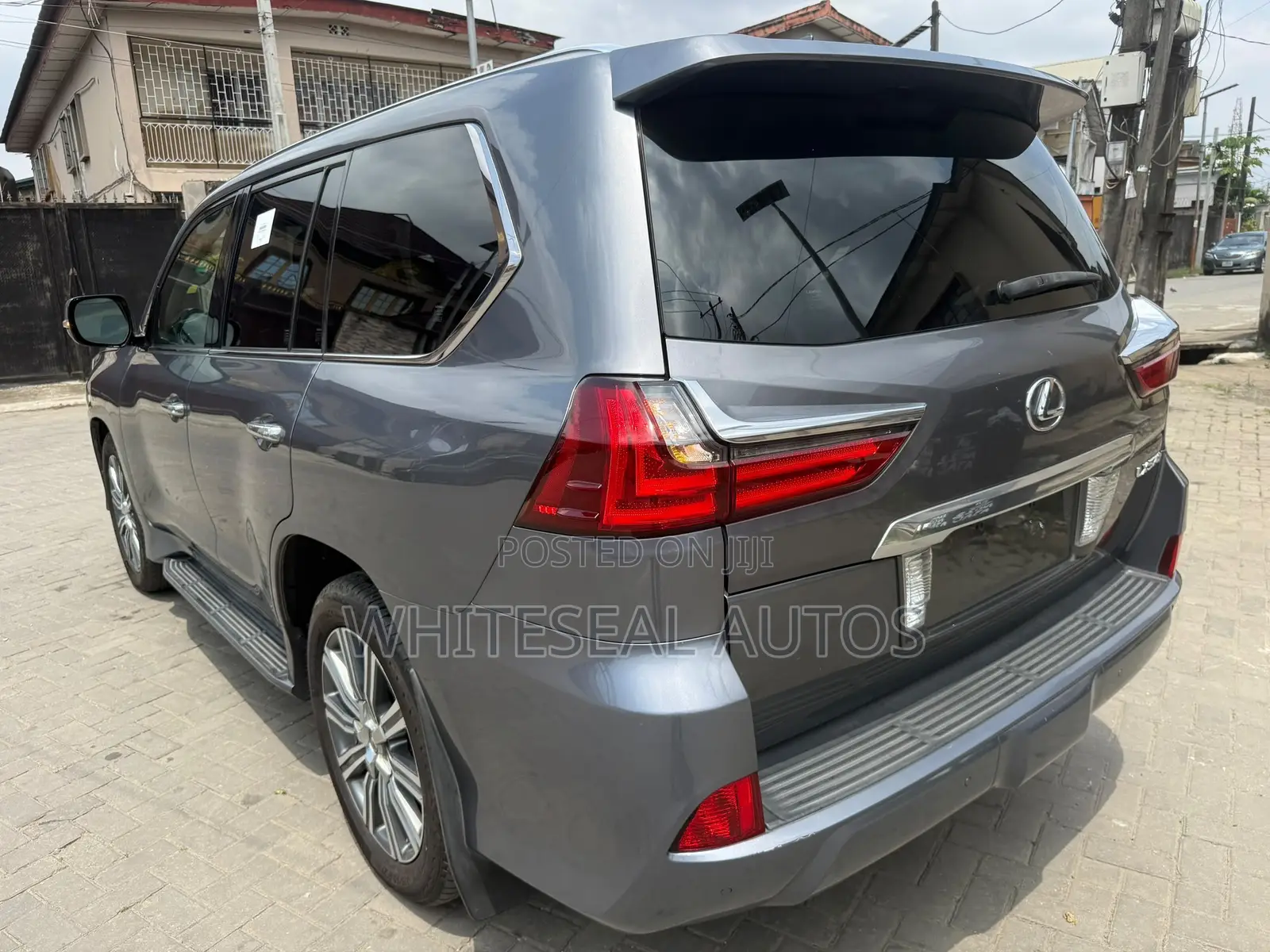 Lexus LX 570 (5 seats) AWD 2016 Gray