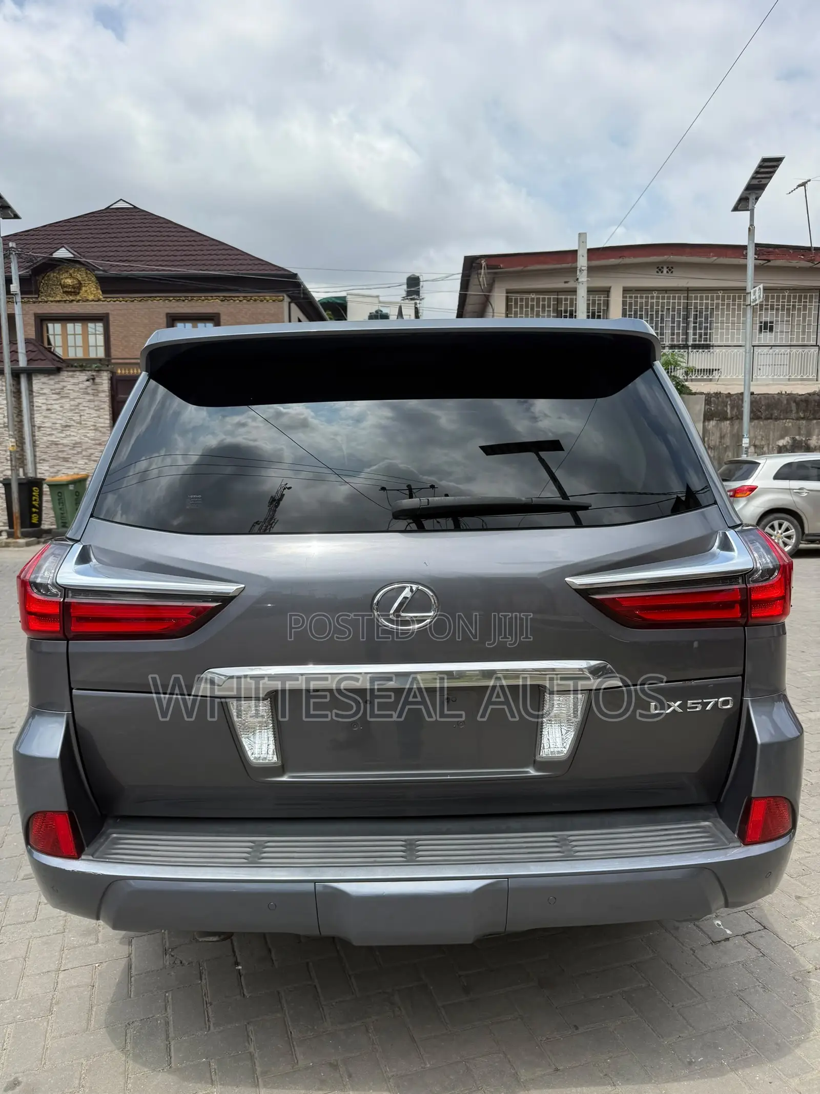 Lexus LX 570 (5 seats) AWD 2016 Gray