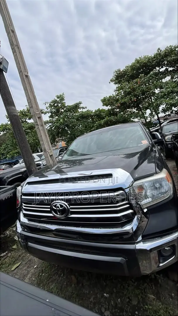 Toyota Tundra 2018 Black