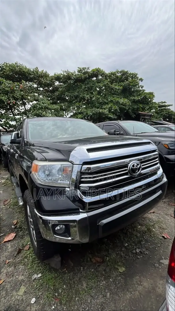 Toyota Tundra 2018 Black