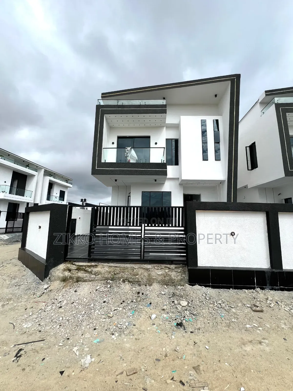 4bdrm Duplex in Ajah for sale