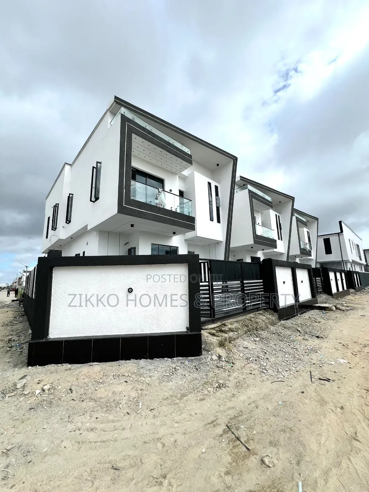 4bdrm Duplex in Ajah for sale