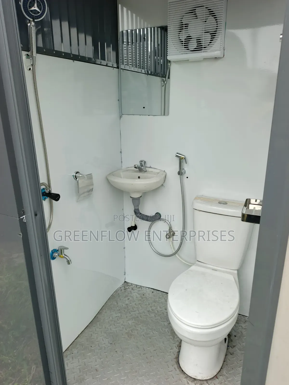 Eco-Friendly Mobile Toilet/Bathroom