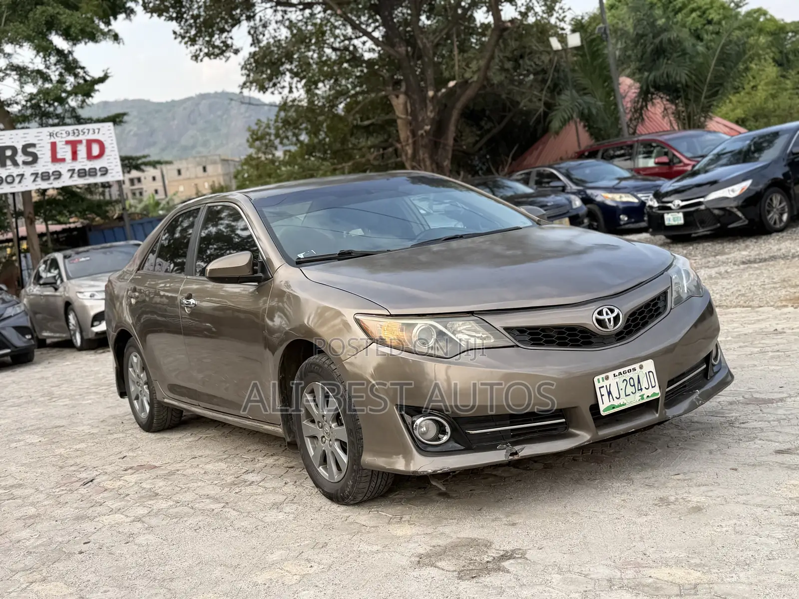 Toyota Camry 2014 Brown