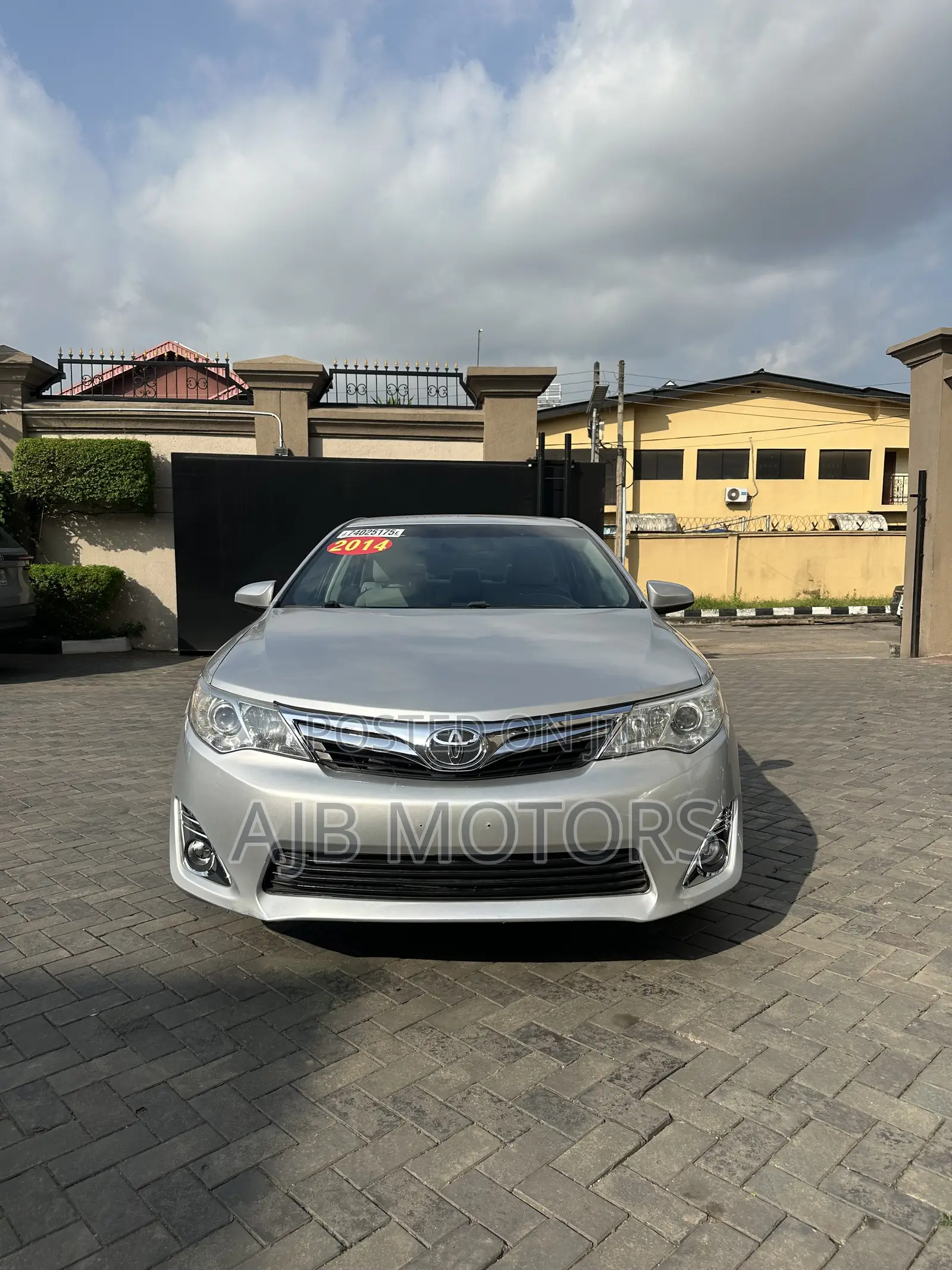 Toyota Camry LE 4dr Sedan (2.5L 4cyl 6A) 2013 Silver