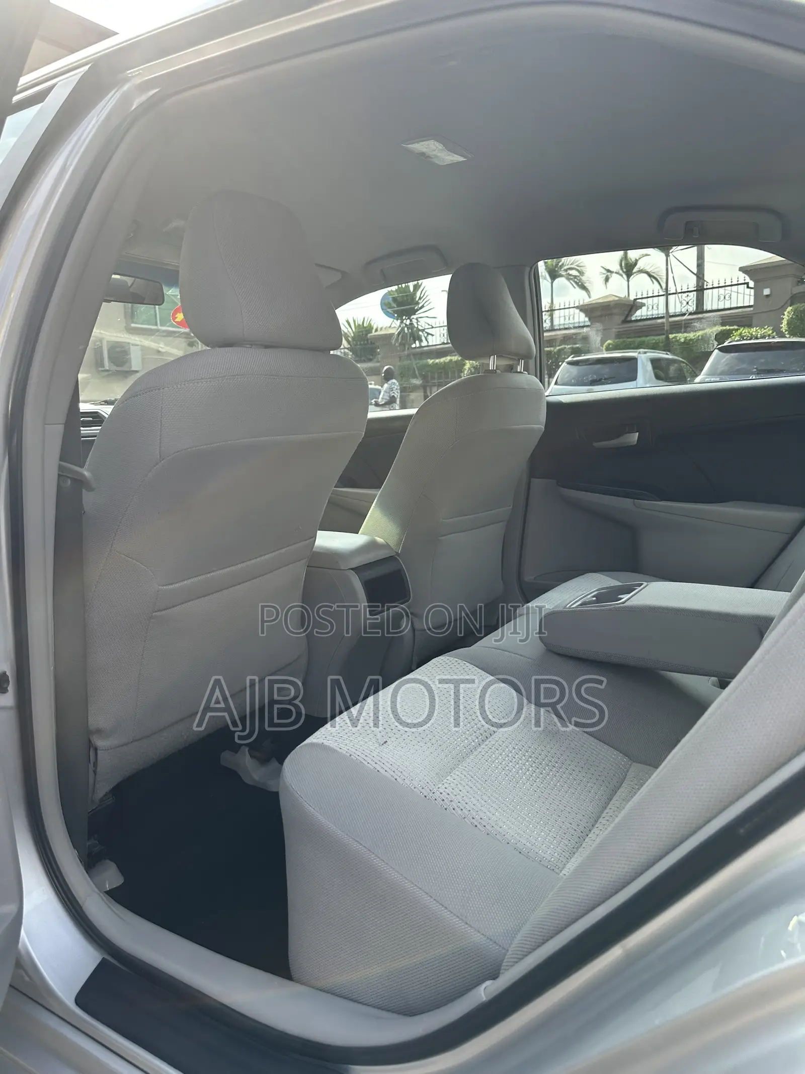 Toyota Camry LE 4dr Sedan (2.5L 4cyl 6A) 2013 Silver