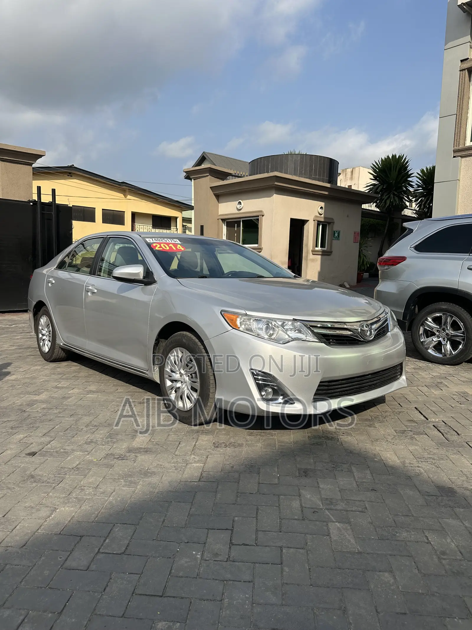 Toyota Camry LE 4dr Sedan (2.5L 4cyl 6A) 2013 Silver