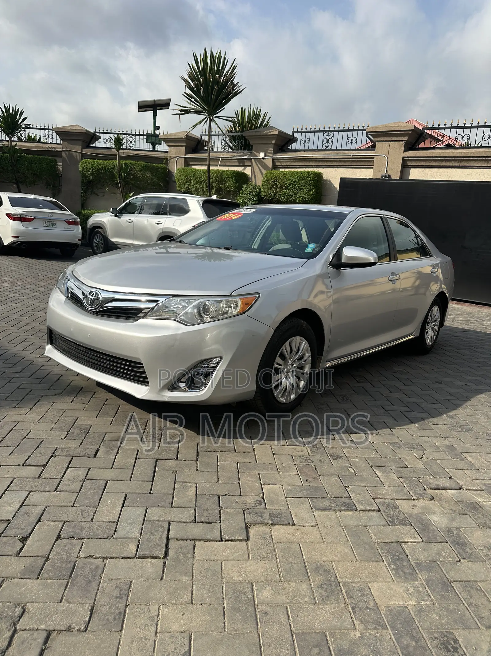 Toyota Camry LE 4dr Sedan (2.5L 4cyl 6A) 2013 Silver
