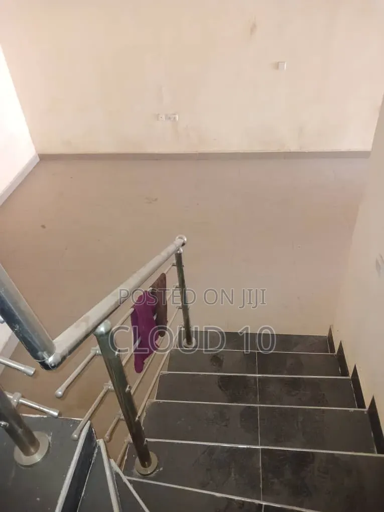 4bdrm Duplex in Guzape District for sale