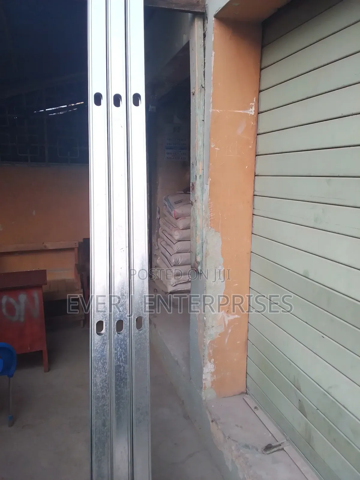Wall Angle POP Frames