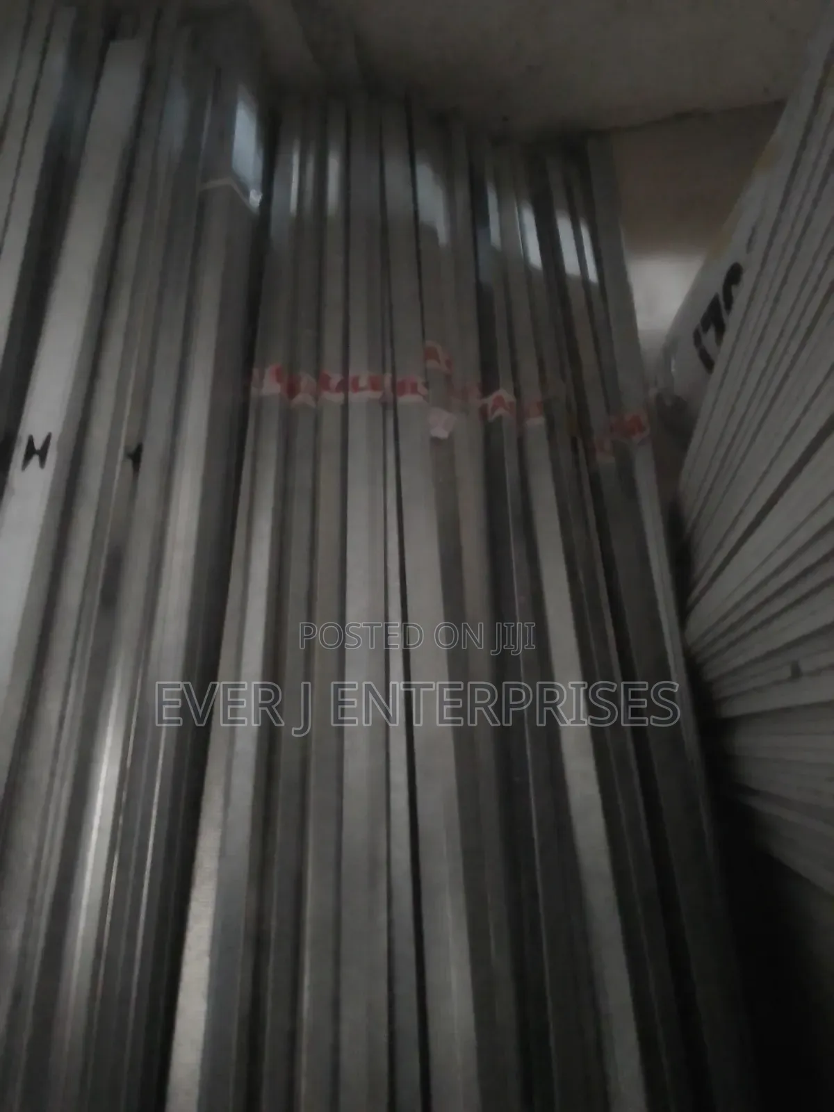 Wall Angle POP Frames
