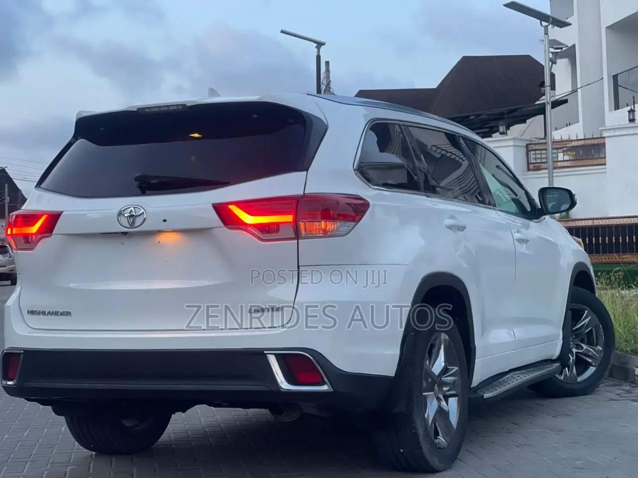 Toyota Highlander Limited 4x4 V6 (3.5L 6cyl 8A) 2017 White
