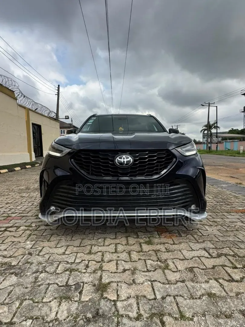 Toyota Highlander 2021 Blue