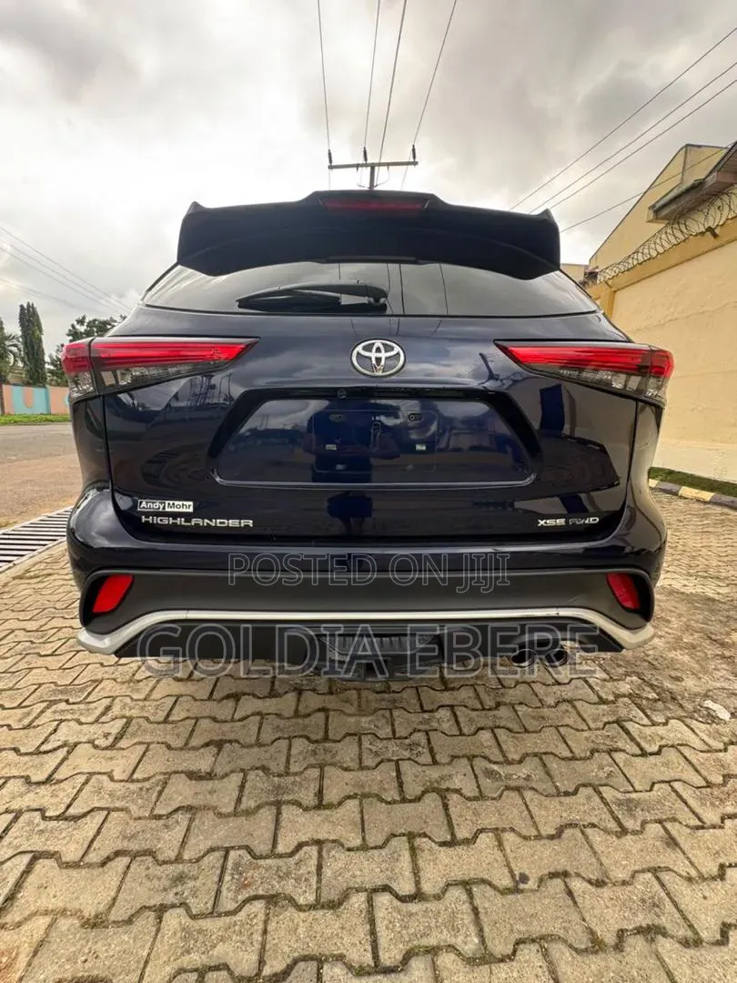 Toyota Highlander 2021 Blue