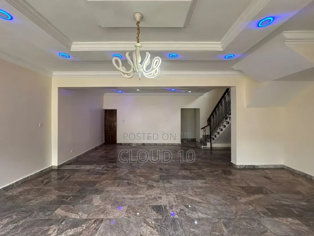 3bdrm Townhouse / Terrace in Maitama for rent