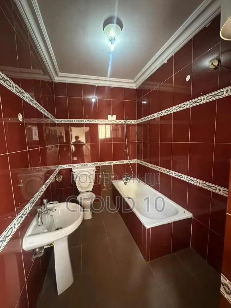 3bdrm Townhouse / Terrace in Maitama for rent