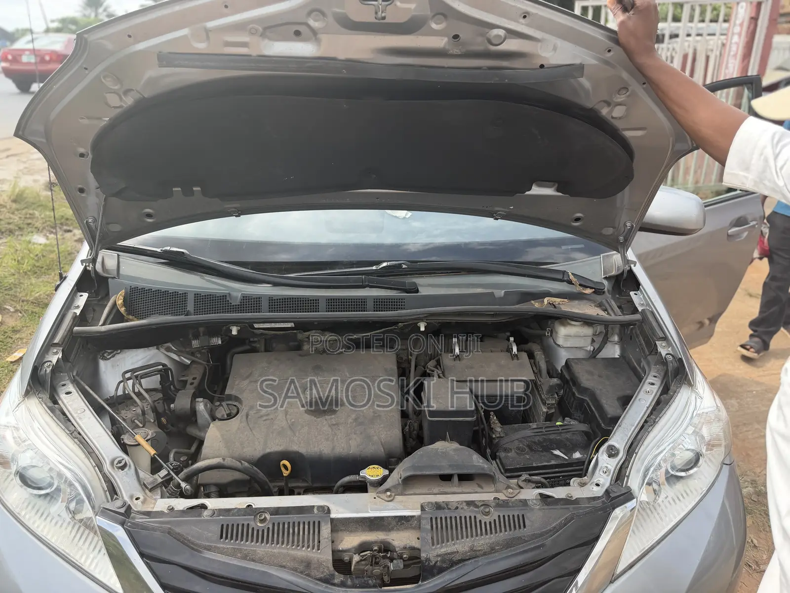 Toyota Sienna 2012 Silver
