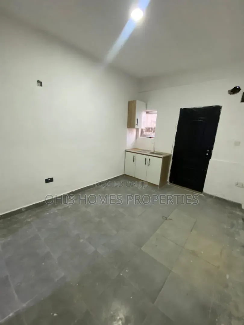 Studio Apartment in Osapa london for rent