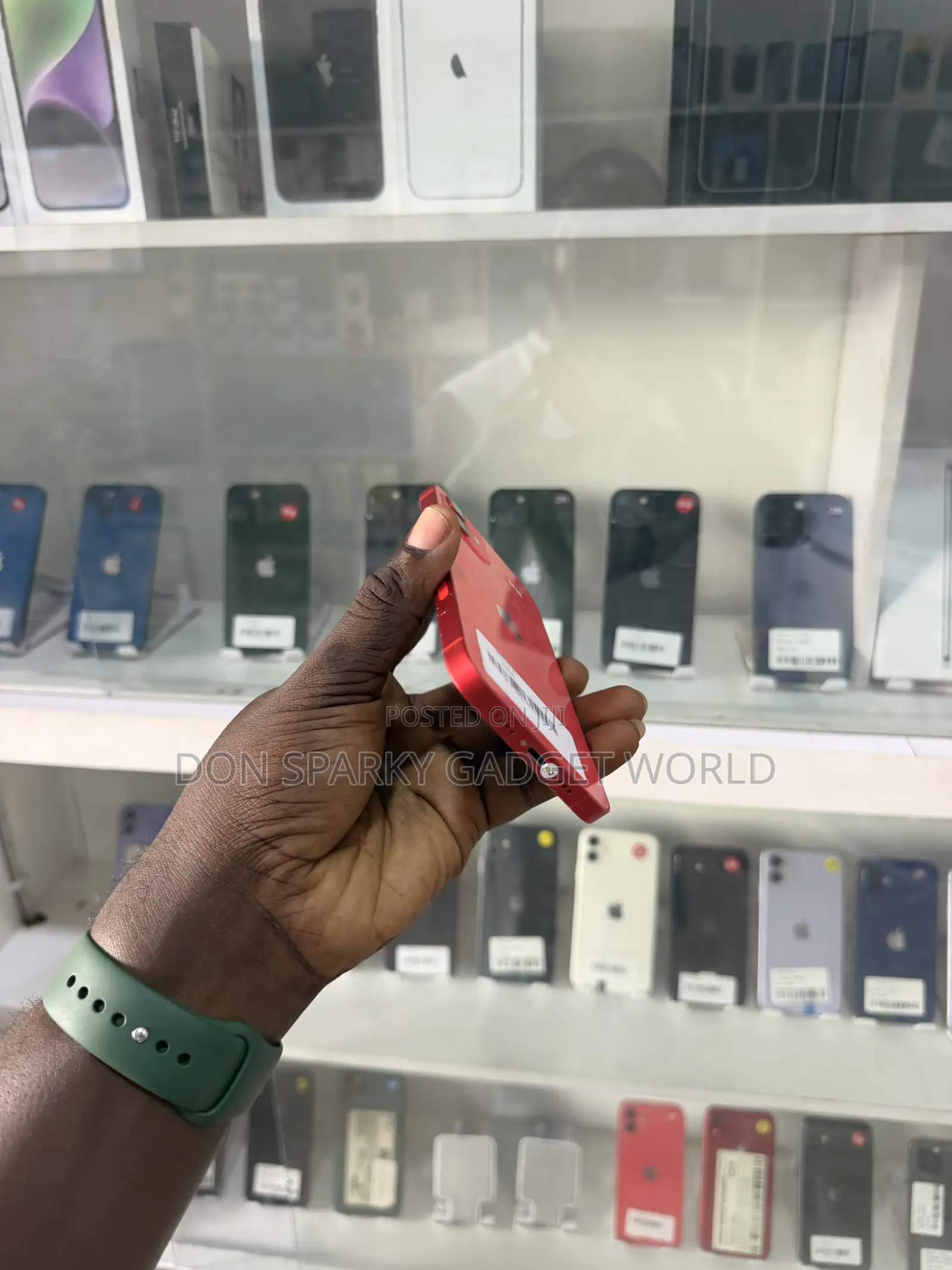 Apple iPhone 12 64 GB Red