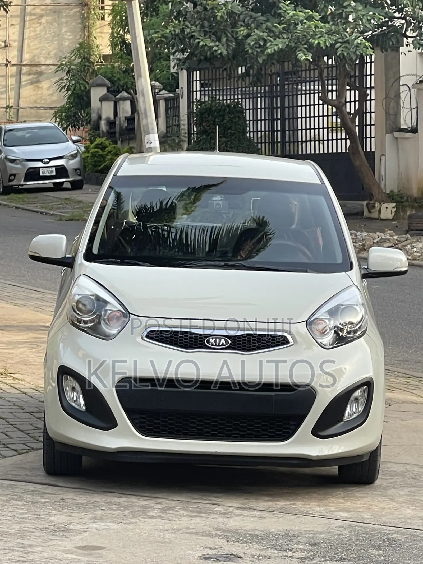 Kia Morning 2011 Off white