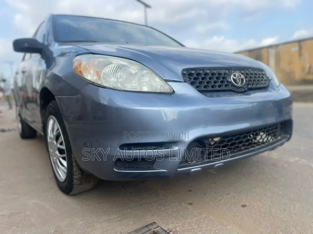 Toyota Matrix Standard FWD (1.8L 4cyl 5M) 2004 Blue
