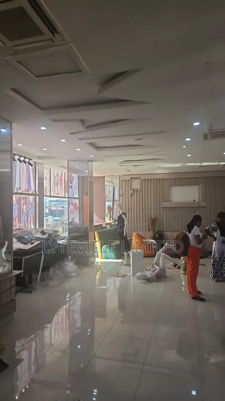 Office/Shop Space 125sqm