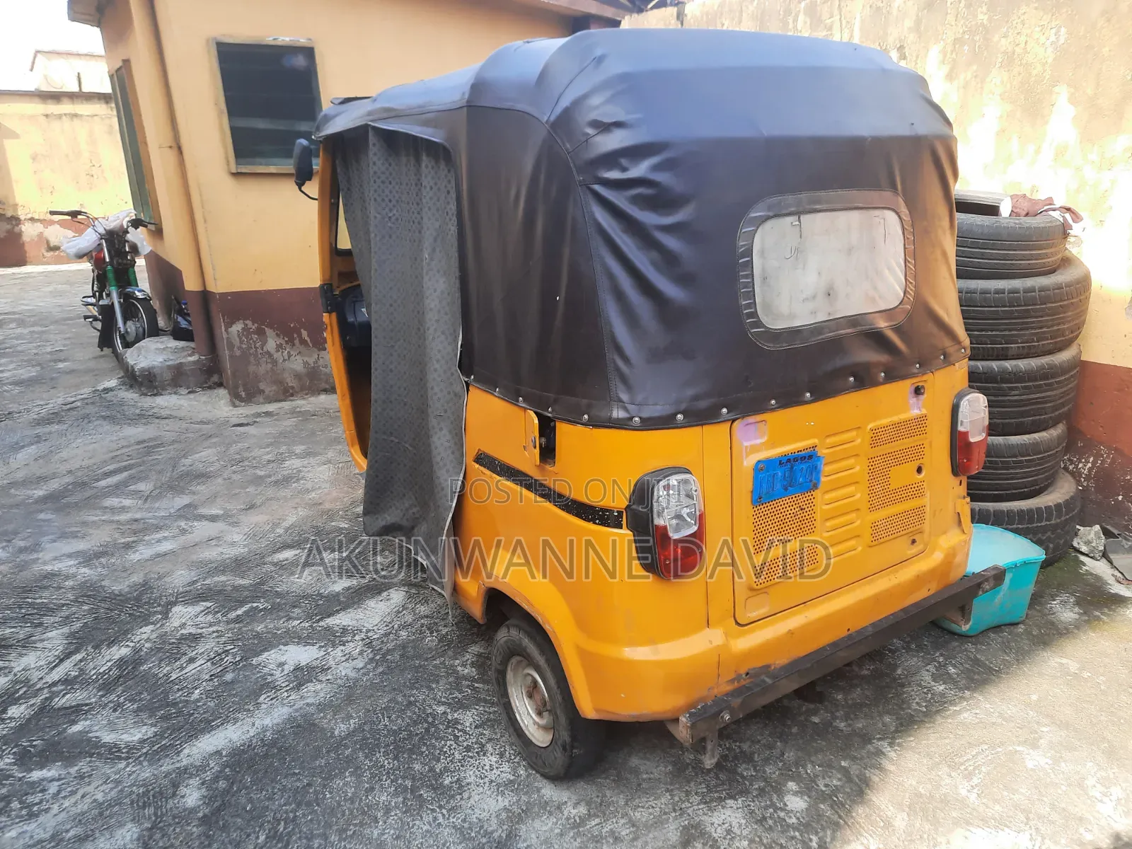 TVS King Deluxe Plus iTouch Start 2025 Yellow