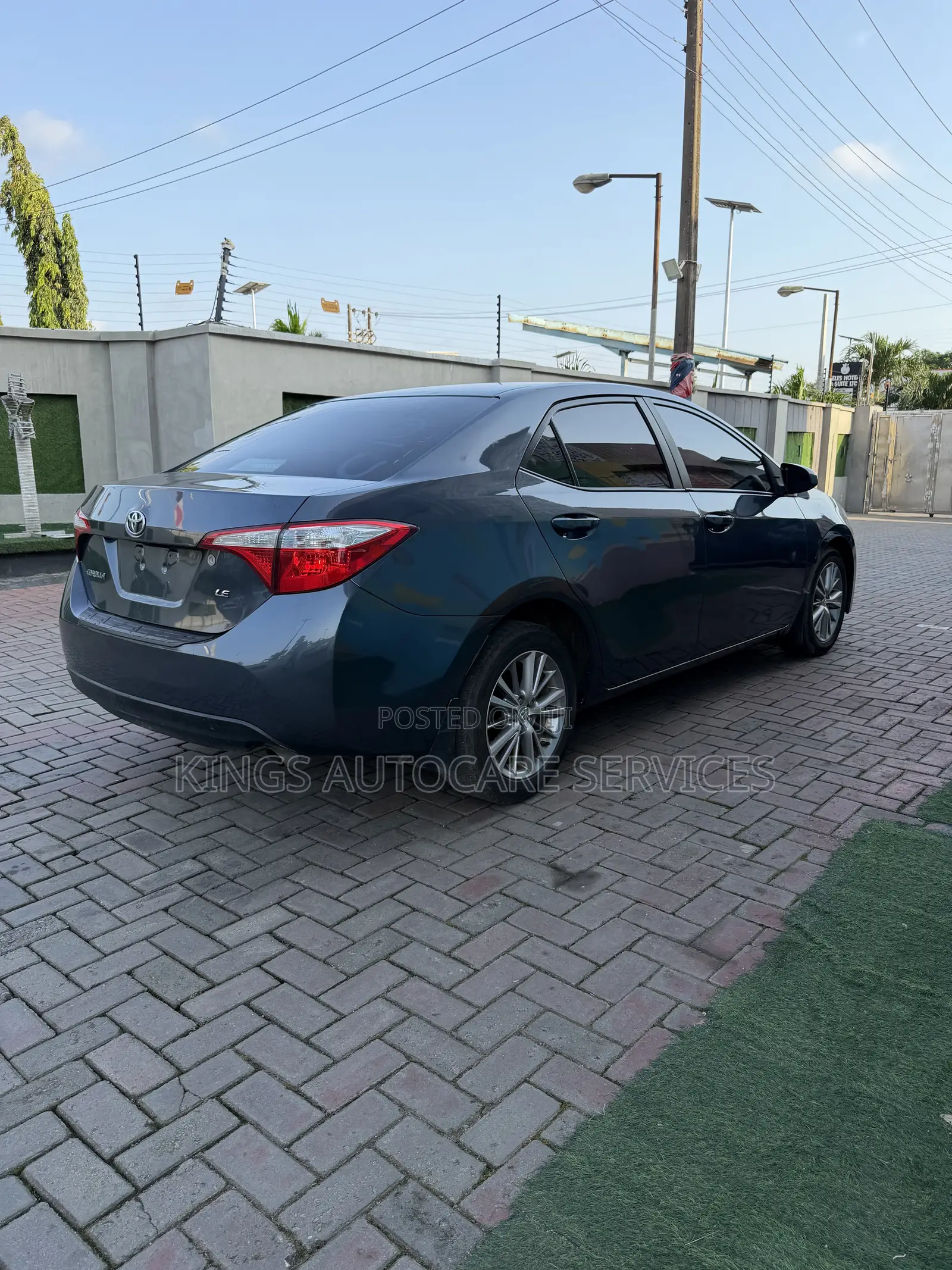 Toyota Corolla LE 4dr Sedan (1.8L 4cyl CVT) 2015 Gray