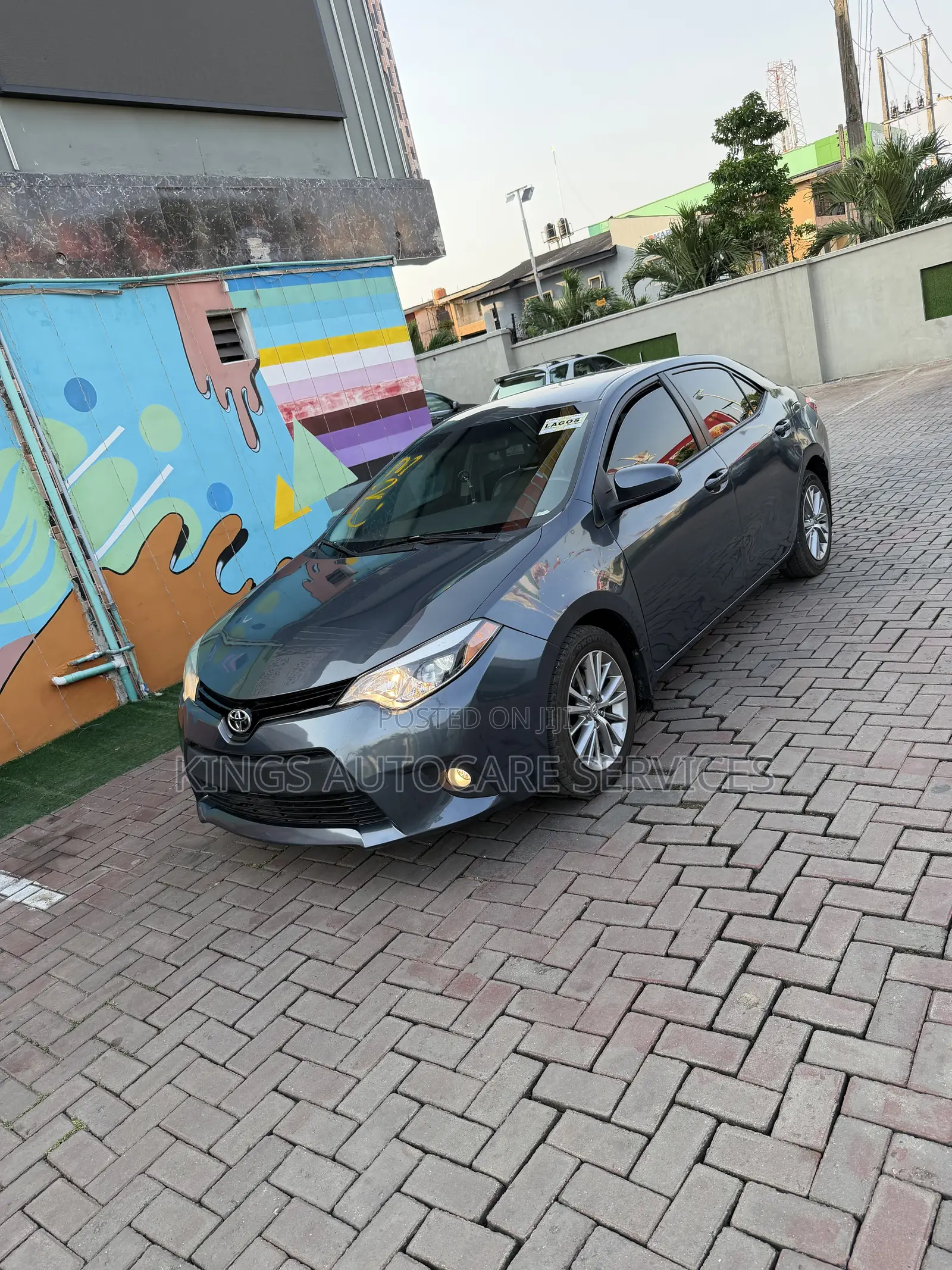 Toyota Corolla LE 4dr Sedan (1.8L 4cyl CVT) 2015 Gray