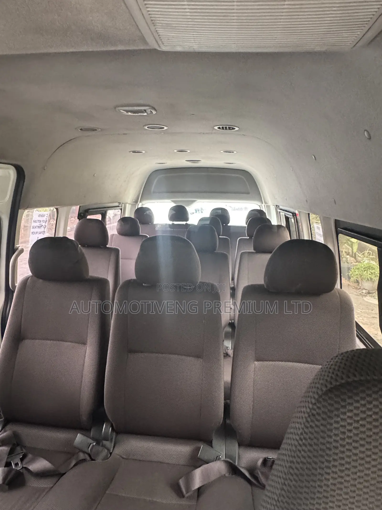 Toyota HiAce 2014 White