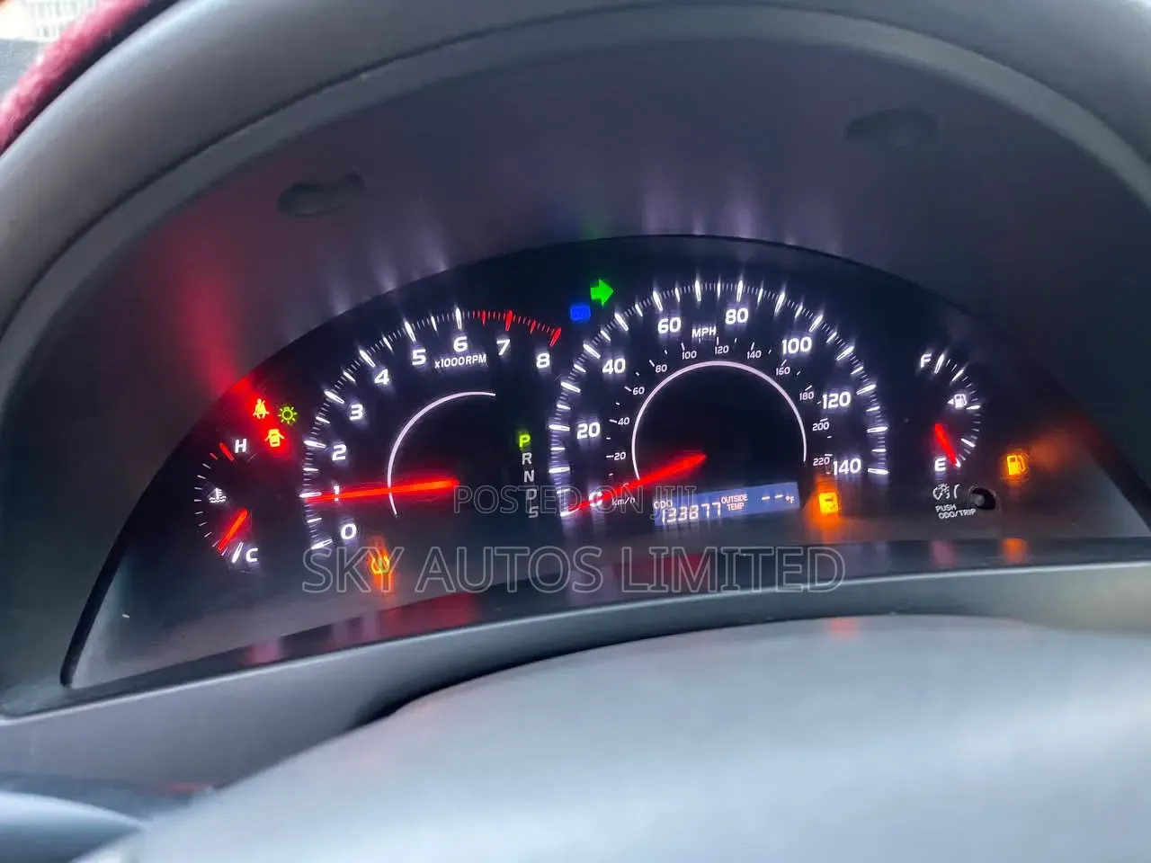 Toyota Camry LE 4dr Sedan (2.5L 4cyl 6AM) 2010 Silver