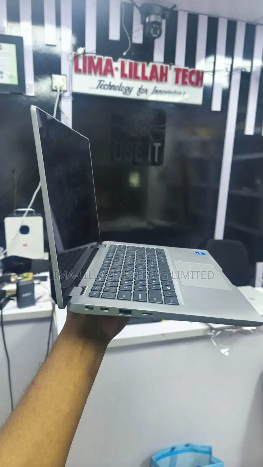 Laptop Dell Latitude 5320 2-in-1 16GB Intel Core i7 SSD 512GB