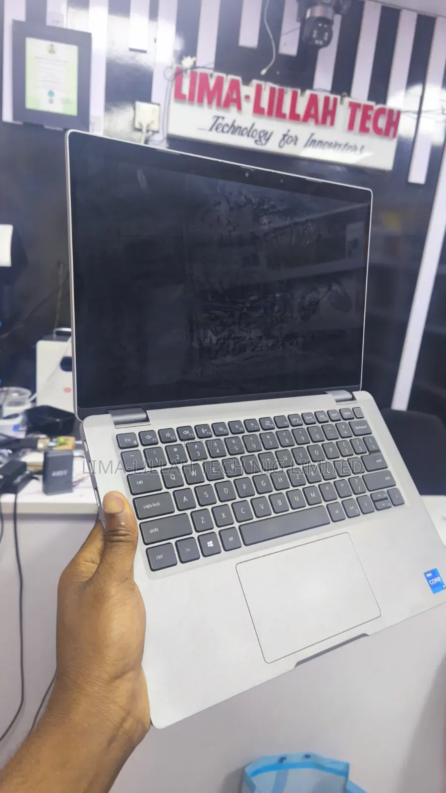 Laptop Dell Latitude 5320 2-in-1 16GB Intel Core i7 SSD 512GB