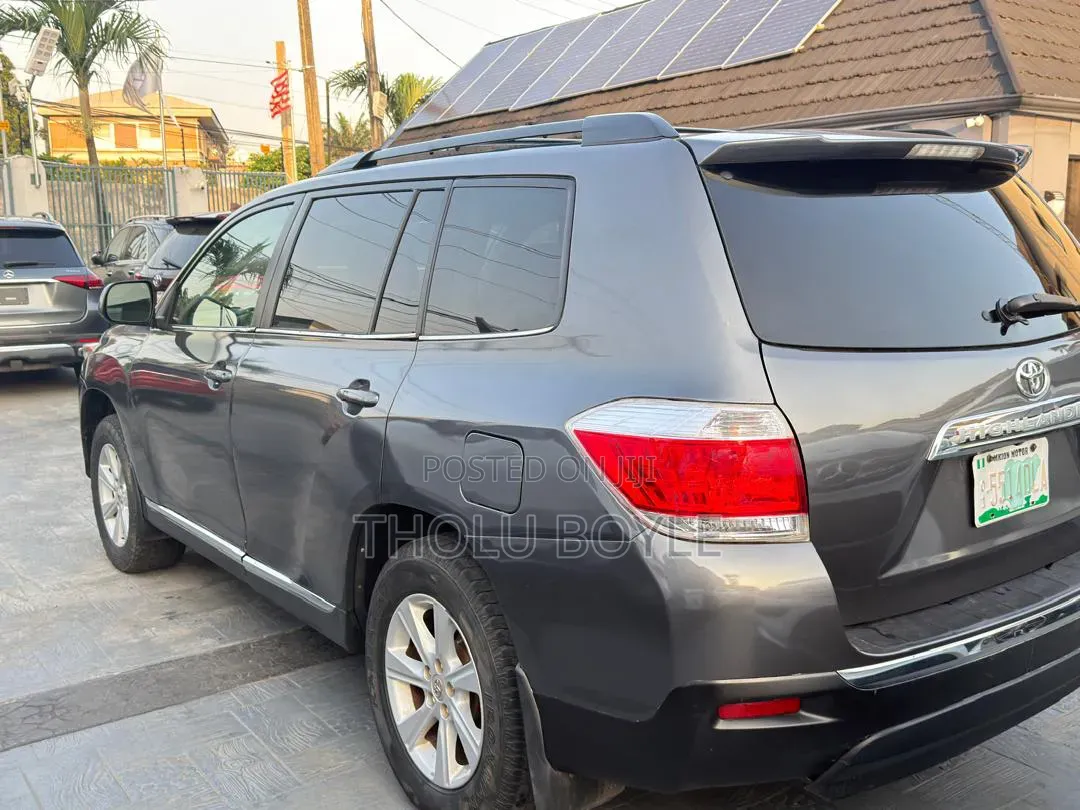 Toyota Highlander Limited 3.5l 4WD 2013 Gray
