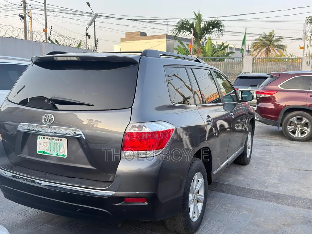 Toyota Highlander Limited 3.5l 4WD 2013 Gray