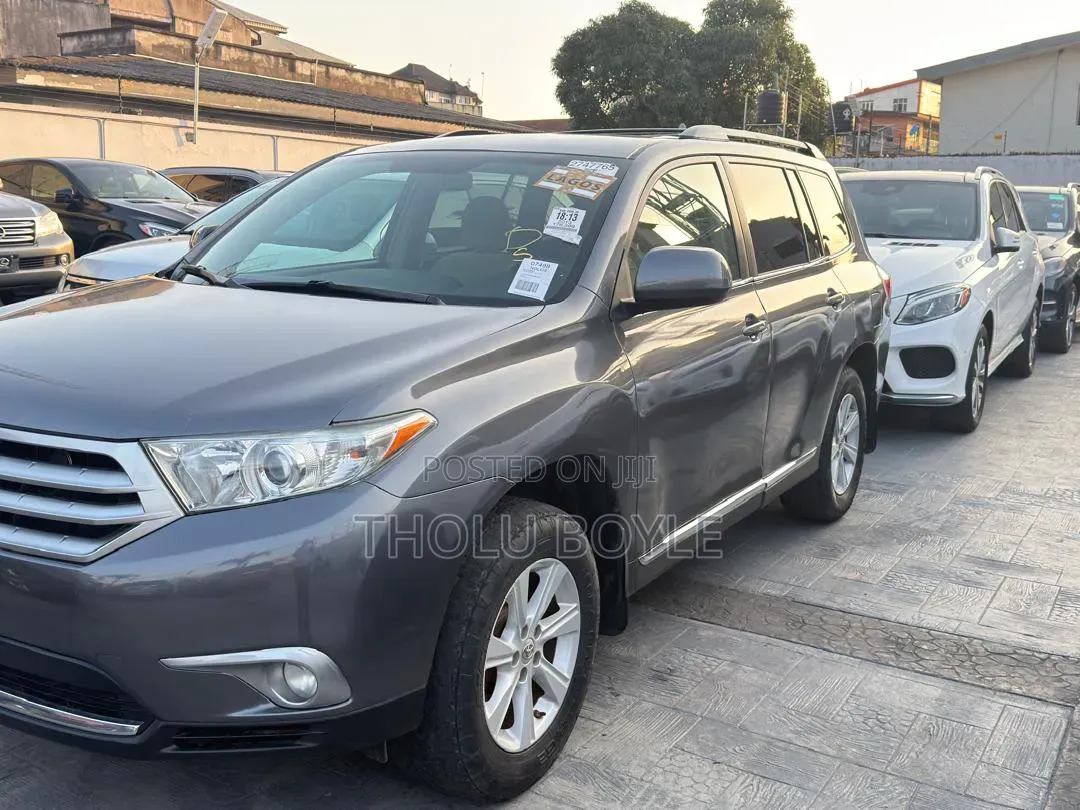 Toyota Highlander Limited 3.5l 4WD 2013 Gray
